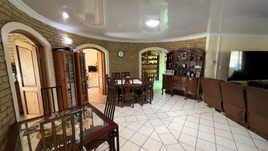 4 Bedroom Property for Sale in Langenhovenpark Free State